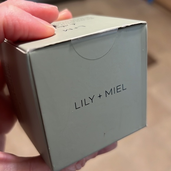 MELT Makeup Cleansing Balm - Picture 6 of 10